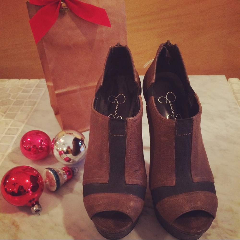 Jessica Simpson wedge heels pumps pin up